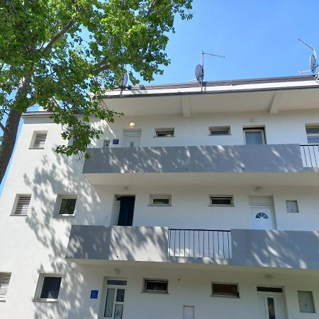 La Piazza Apartment Umag Luaran gambar