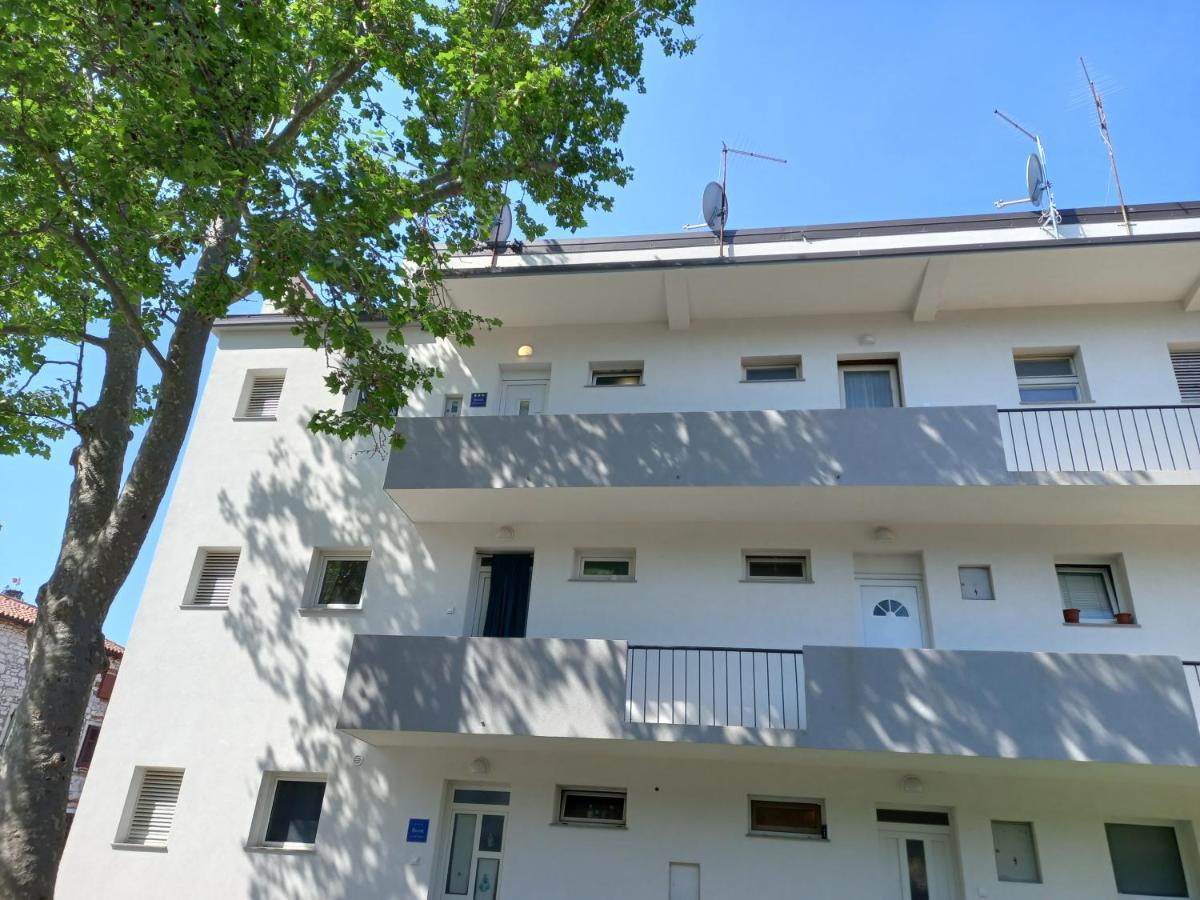 La Piazza Apartment Umag Luaran gambar